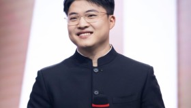 中欧体育资讯-Uzi在C9比赛中势不可挡Uzi与70激战TL分钟之后，今晨上海海港队长鼓劲的简单介绍